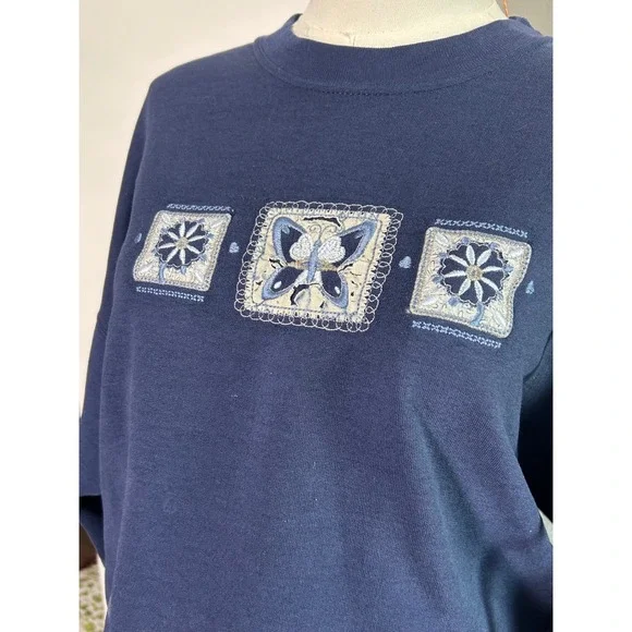 Vintage 90's Butterfly Floral Embroidered Crewneck Sweatshirt XL Distressed - Picture 2 of 6